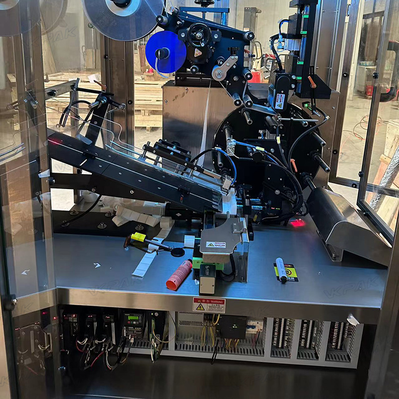 Otomatik Plastik Yumuşak Tüp Etiketleme Makinesi Tüp Besleme Sistemi ile