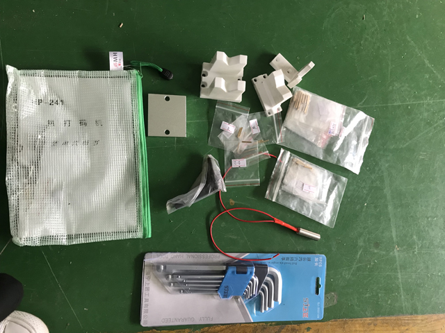 ruj alt etiketlemesi için yedek parçalar.jpg