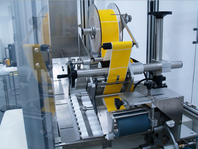 feeding tubes labeling process etiketleme makineleri için detaylar.jpg