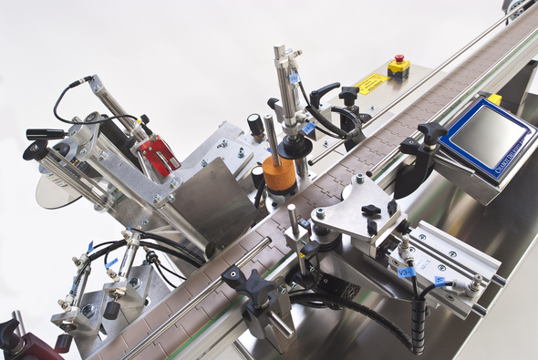 round bottle labeler equipment yuvarlak şişe etiketleme ekipmanı.jpg