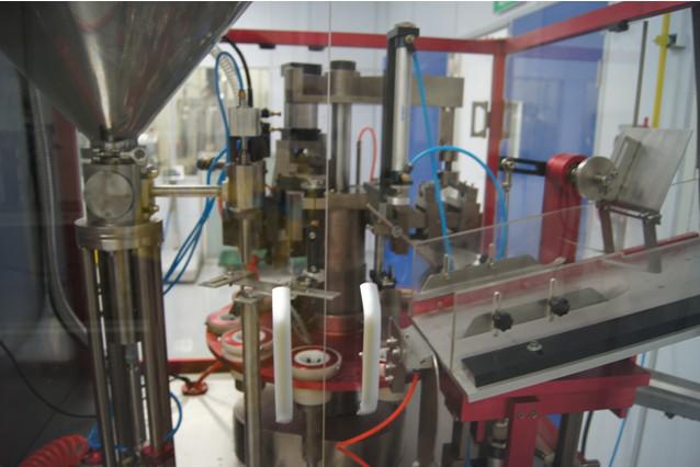 automatic tubes filling sealing machine for toothpaste depolama tankı.jpg