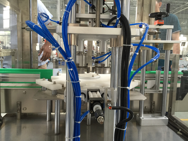 Vakumlu kapatma makinelerinin ana gövdesinin ARKA YÜZÜ.jpg