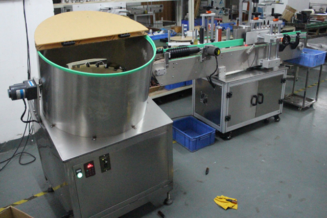 şişeler karıştırıcı besleme (3).jpg