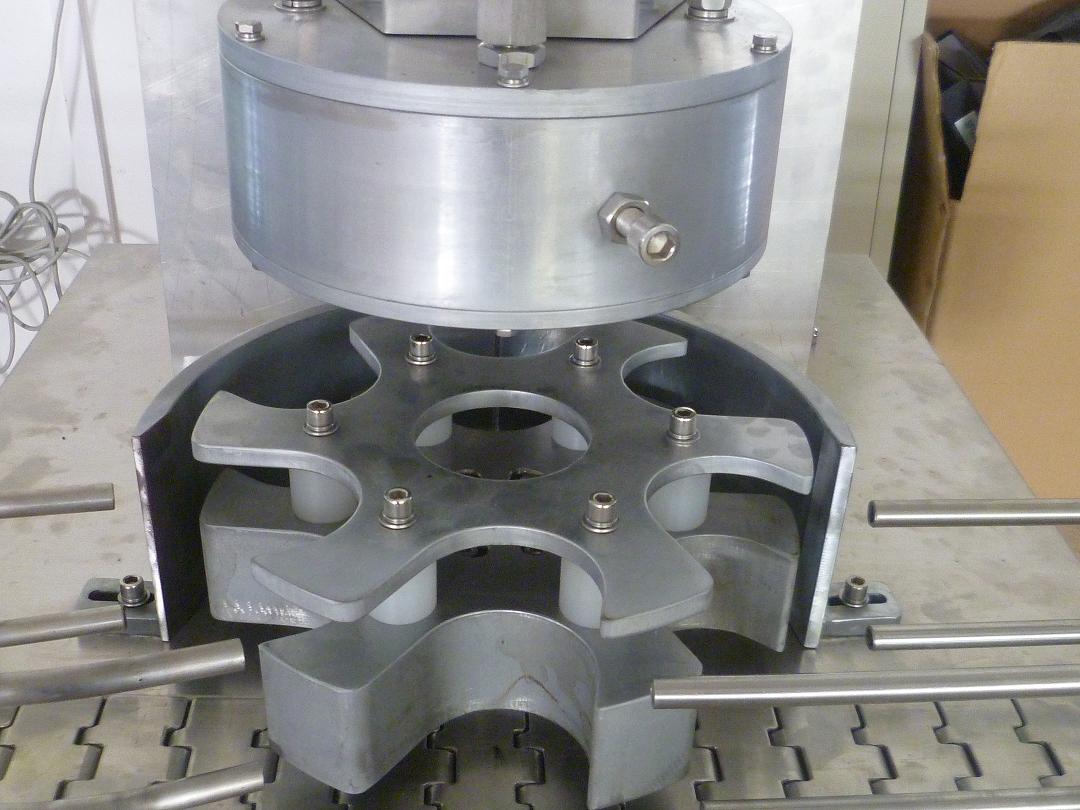 rotary vacuum capper machinery vakumlu kapatma makinesi döner başlığı.JPG
