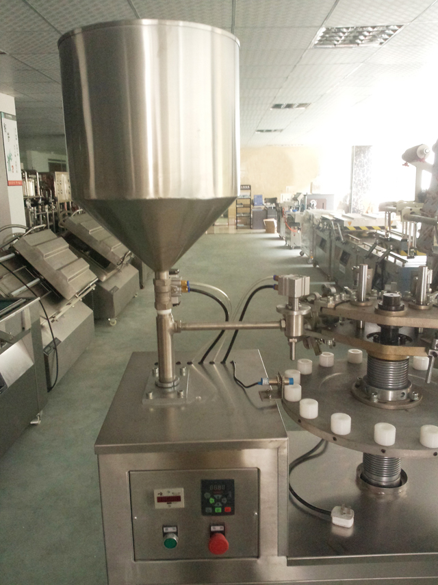 metal tubes filling sealing machine in stock tüpler doldurucu sızdırmazlık hunisi.jpg