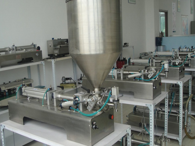 horizontal filling machine for both liquid and paste KREM&SIVI dolum makinası.jpg