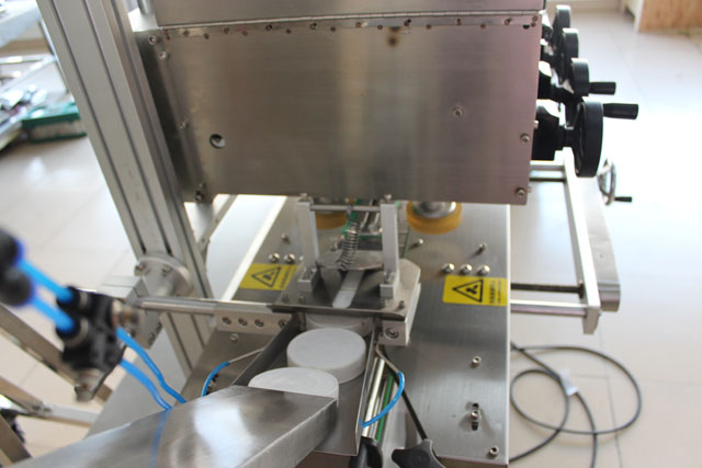 kaldırmalı kapatma makinesi (1).JPG