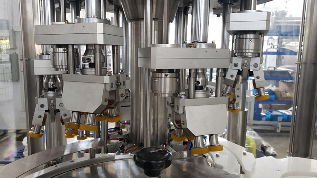 8 heas vidalı kapak.jpg