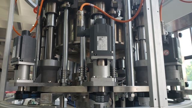 8 heas vidalı kapak.jpg