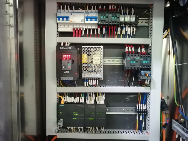 Karıştırma ısıtıcılı 12 kafa dolum makinesi (2).jpg