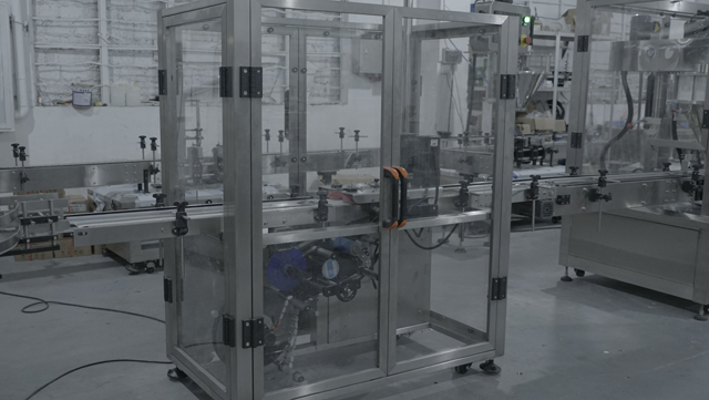 etiketleme alt kavanoz makinesi.jpg