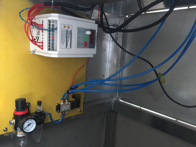 ropp kapaklama makinasının içi.jpg