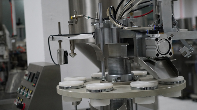 tüp dolum sızdırmazlık plastik.jpg