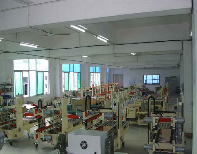semi automatic carton sealing equipment karton paketleme ekipmanı yarı otomatik.jpg