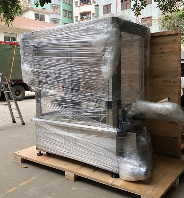 ahşap kasada krem kavanozu kapatma makinesi